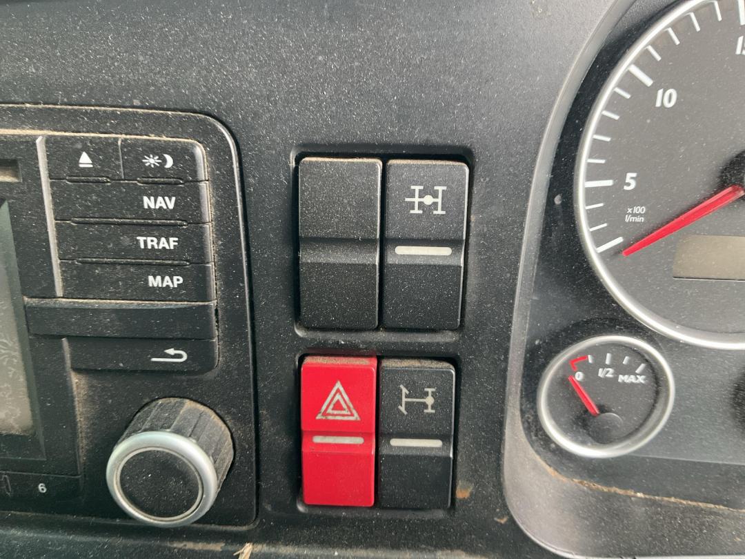 Photo '13' of MAN TGX 35.540 Curtainsider