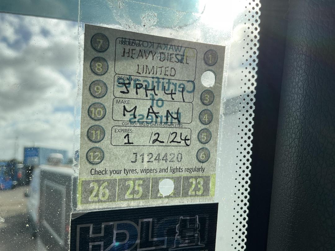 Photo '21' of MAN TGX 35.540 Curtainsider