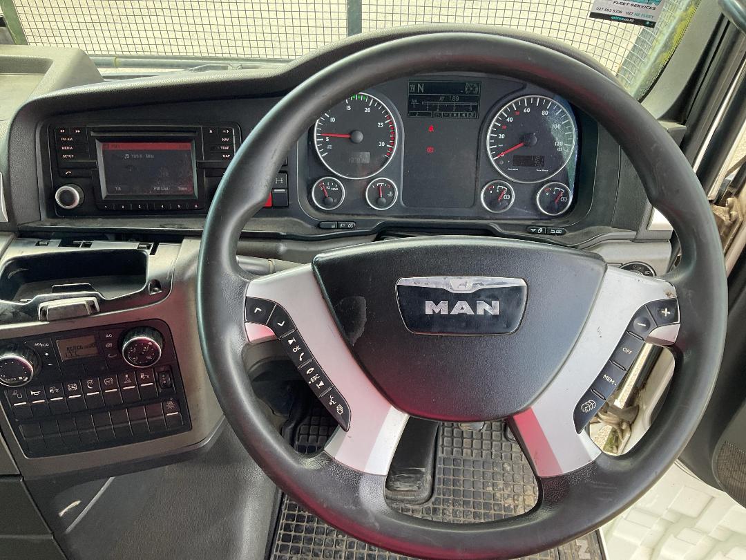 Photo '16' of MAN TGX 35.540 Curtainsider