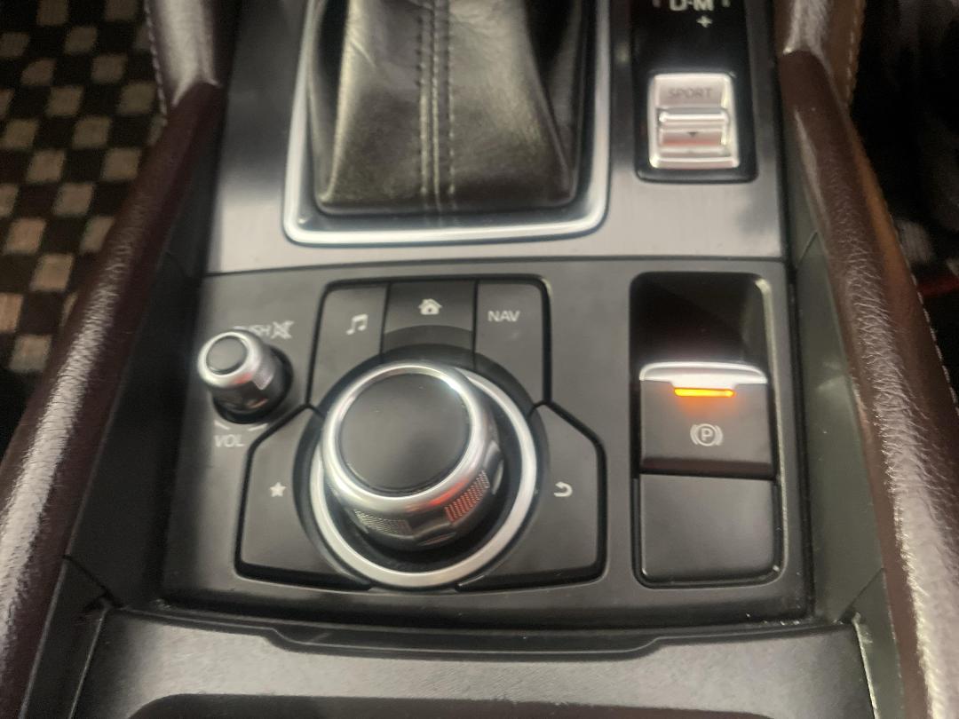 Photo '29' of Mazda Atenza