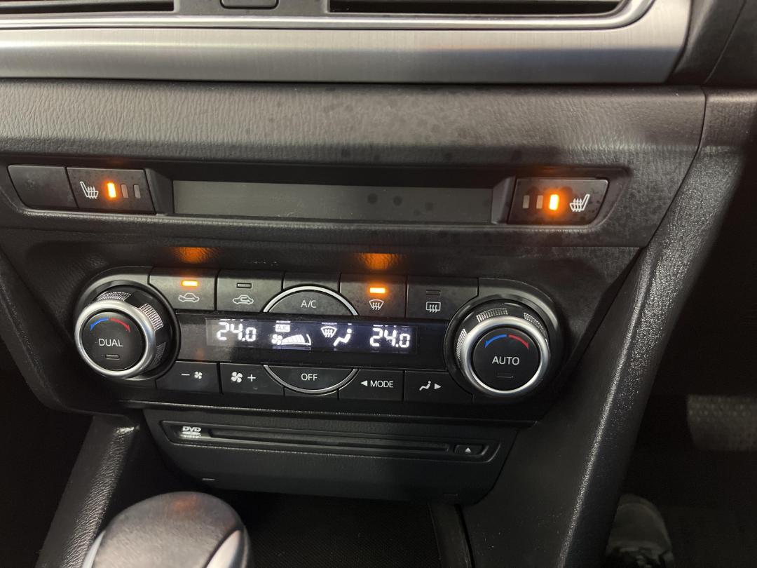 Photo '26' of Mazda Axela