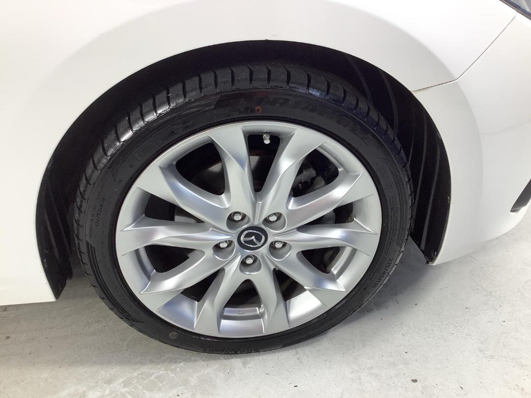 Photo '9' of Mazda Axela