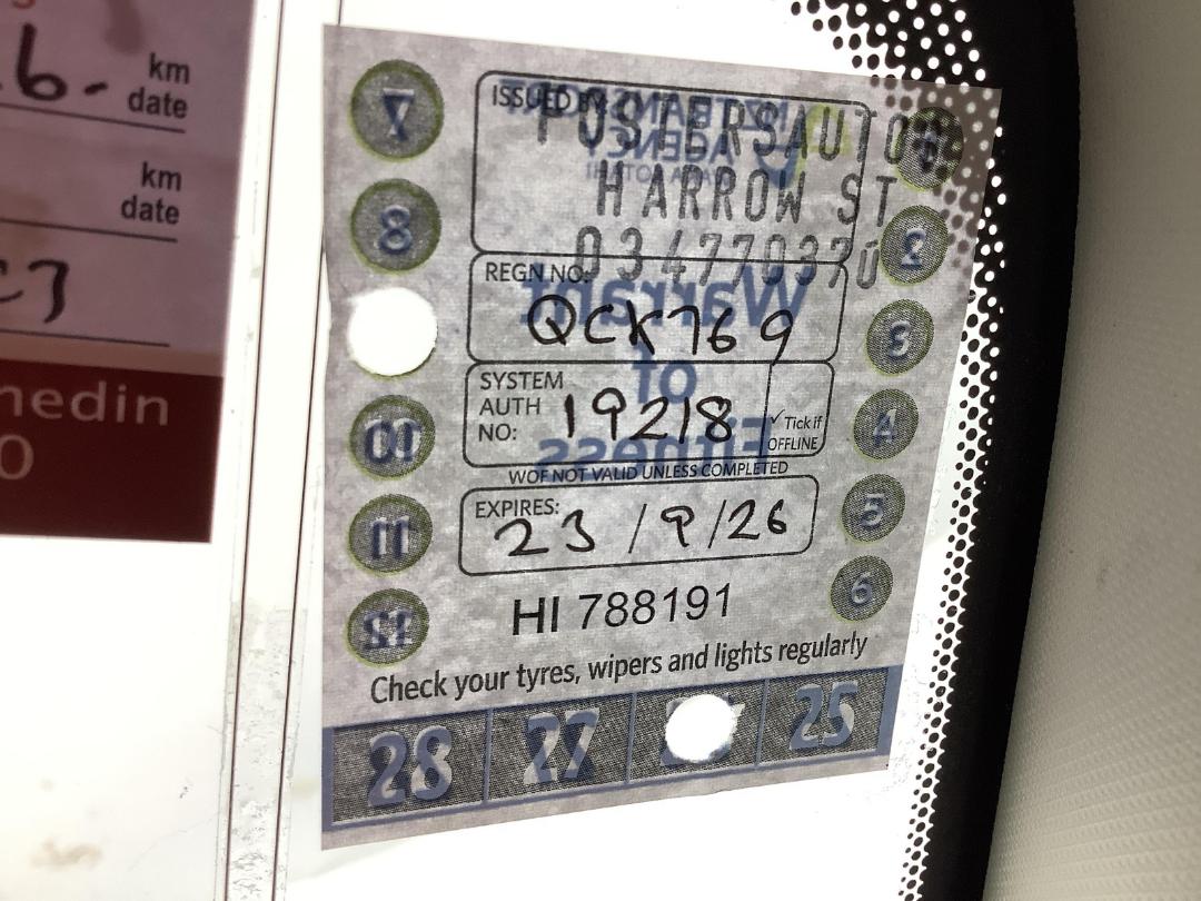 Photo '27' of Mazda Axela