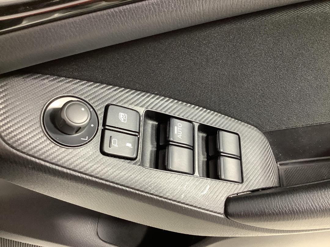 Photo '23' of Mazda Axela