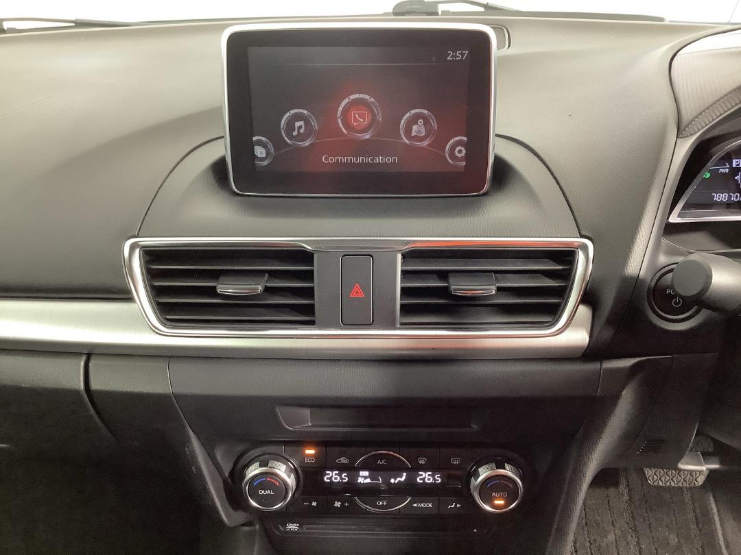 Photo '25' of Mazda Axela