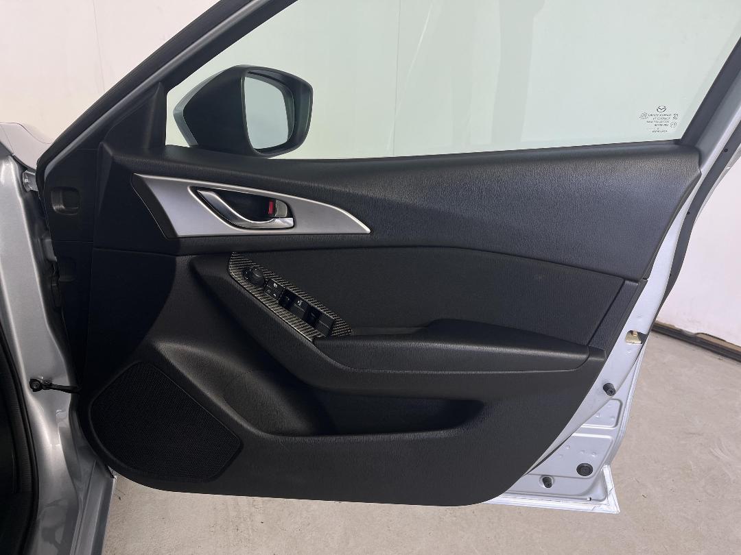 Photo '15' of Mazda Axela Photo '15' of Mazda Axela