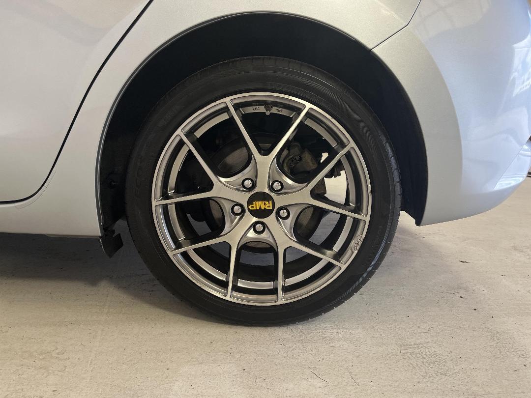 Photo '11' of Mazda Axela Photo '11' of Mazda Axela