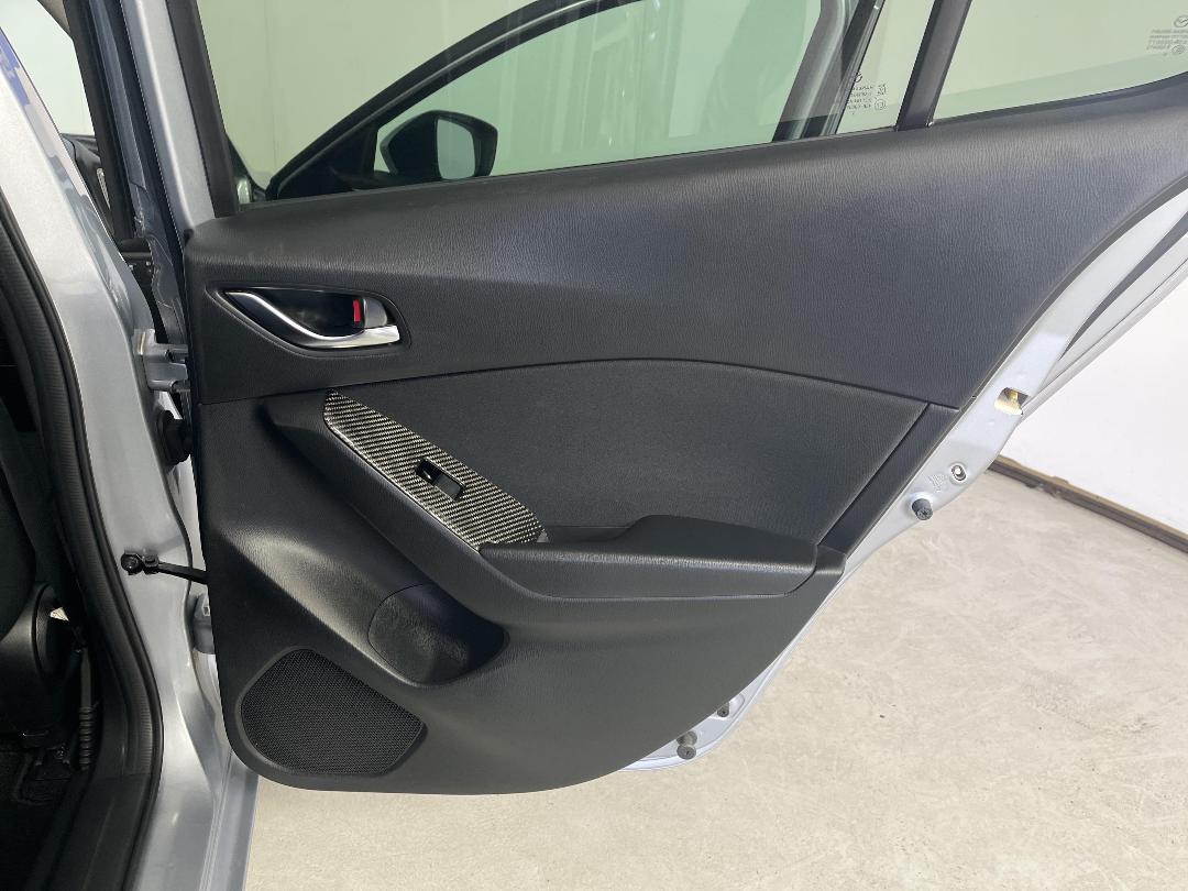 Photo '19' of Mazda Axela Photo '19' of Mazda Axela