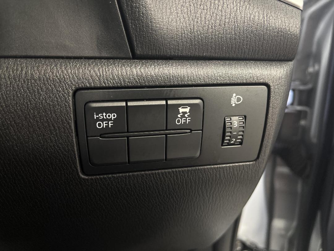 Photo '24' of Mazda Axela Photo '24' of Mazda Axela