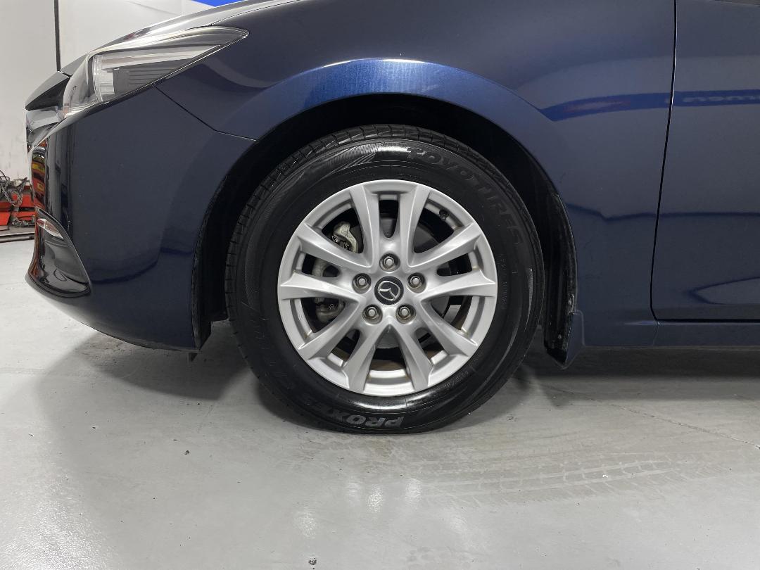 Photo '10' of Mazda Axela Photo '10' of Mazda Axela