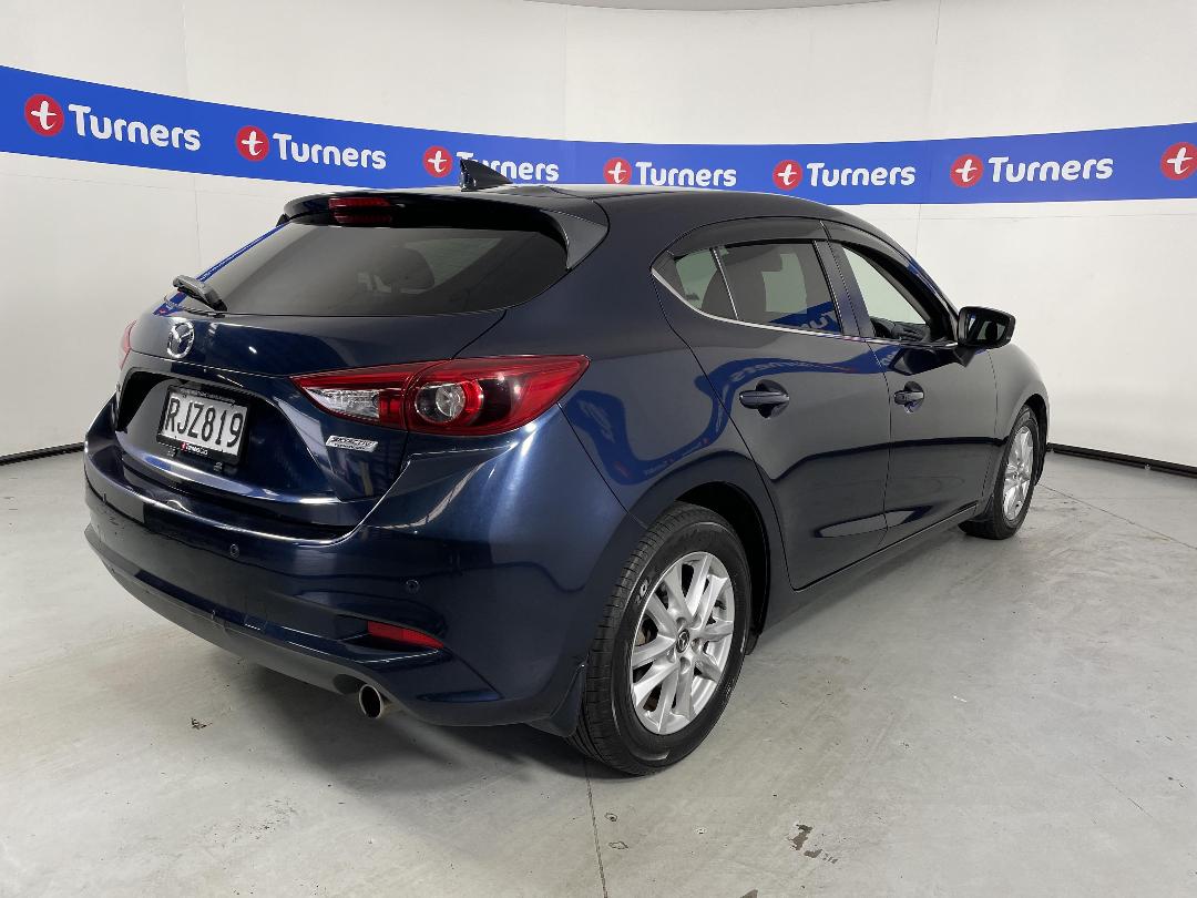 Photo '7' of Mazda Axela Photo '7' of Mazda Axela