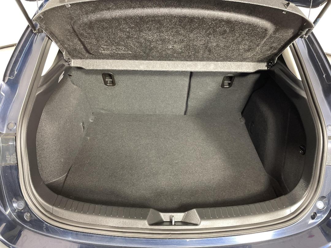 Photo '14' of Mazda Axela Photo '14' of Mazda Axela