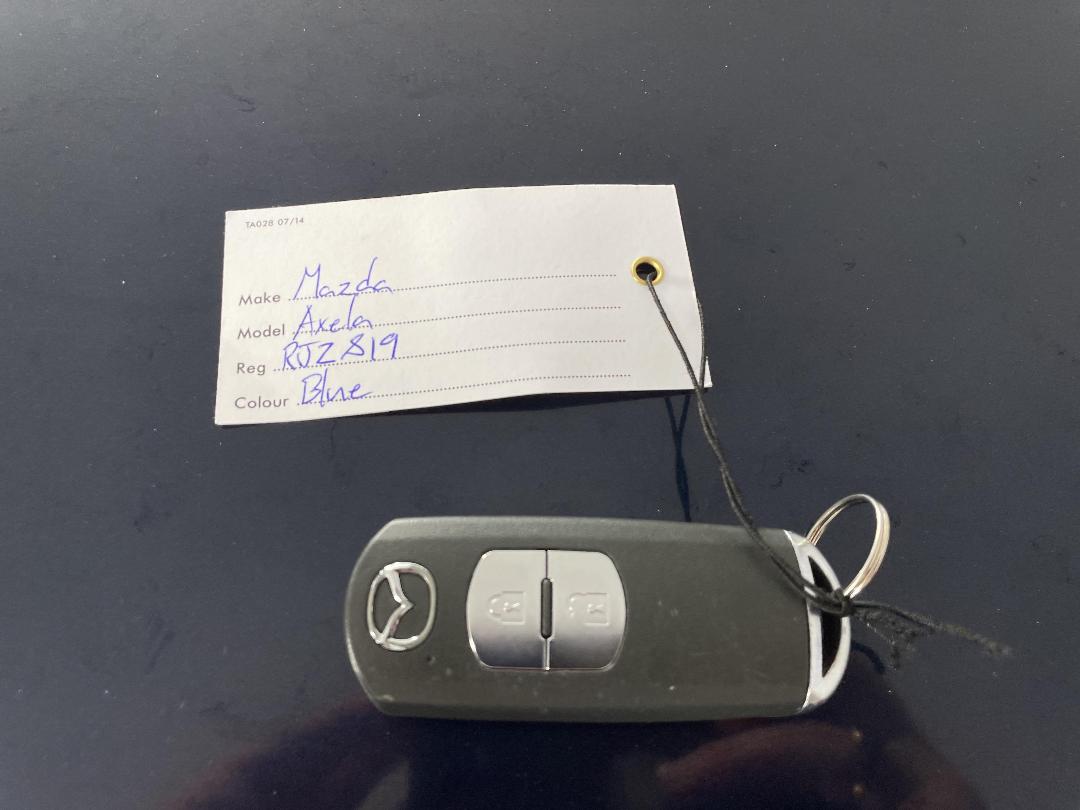 Photo '22' of Mazda Axela Photo '22' of Mazda Axela