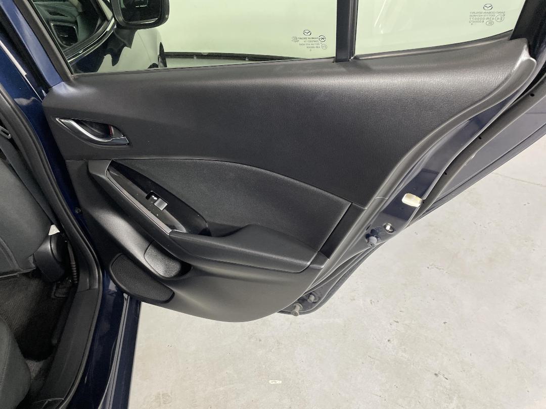 Photo '19' of Mazda Axela Photo '19' of Mazda Axela