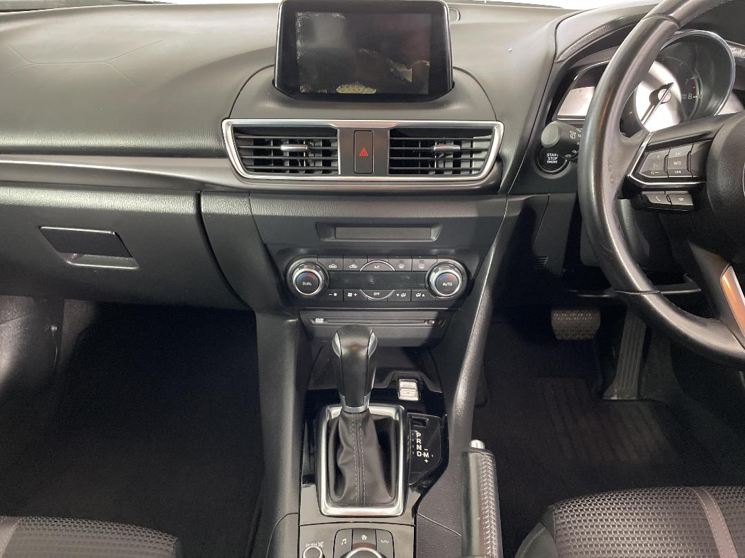 Photo '18' of Mazda Axela Photo '18' of Mazda Axela