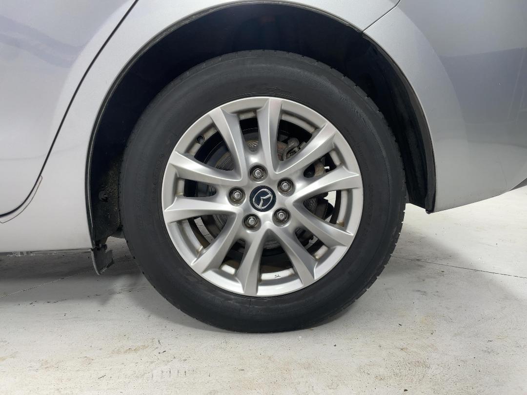 Photo '11' of Mazda Axela Photo '11' of Mazda Axela