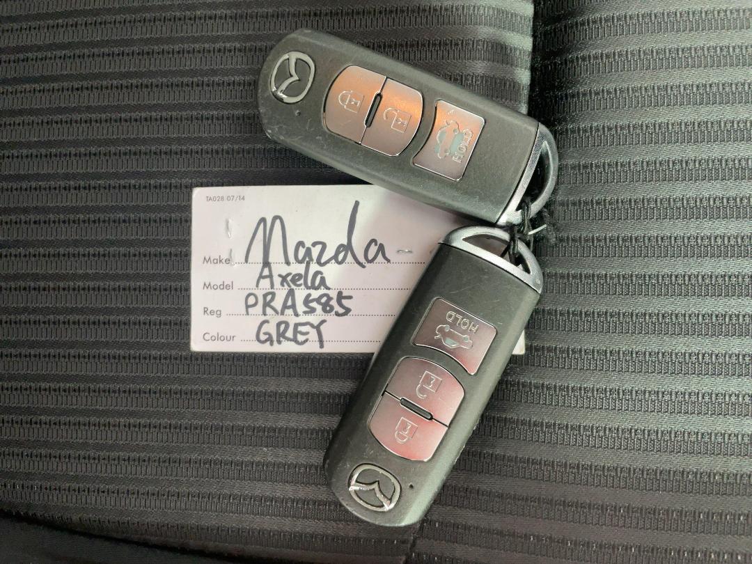 Photo '22' of Mazda Axela Photo '22' of Mazda Axela