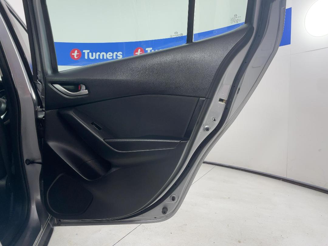 Photo '19' of Mazda Axela Photo '19' of Mazda Axela