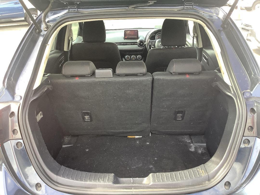 Photo '9' of Mazda Demio