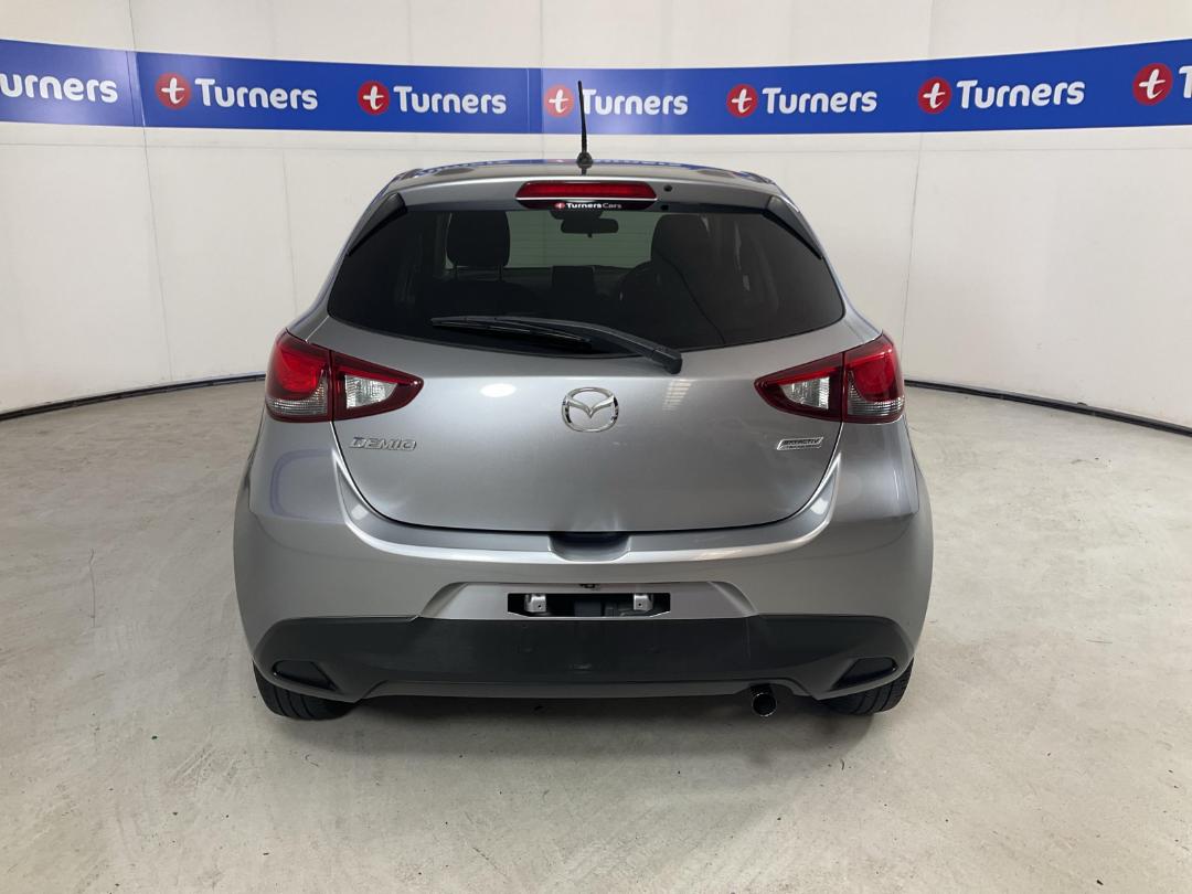 Photo '6' of Mazda Demio