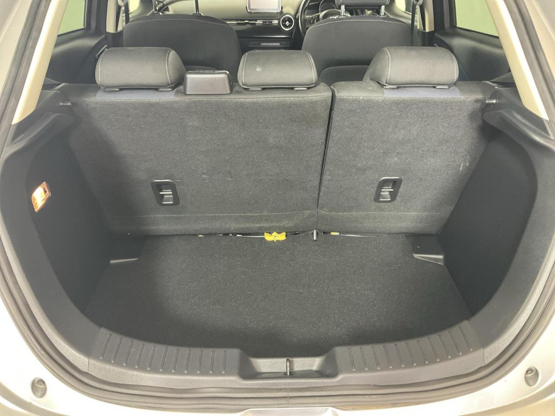 Photo '14' of Mazda Demio