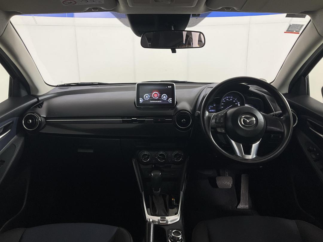 Photo '17' of Mazda Demio