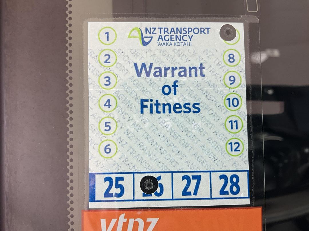 Photo '23' of Mazda Demio