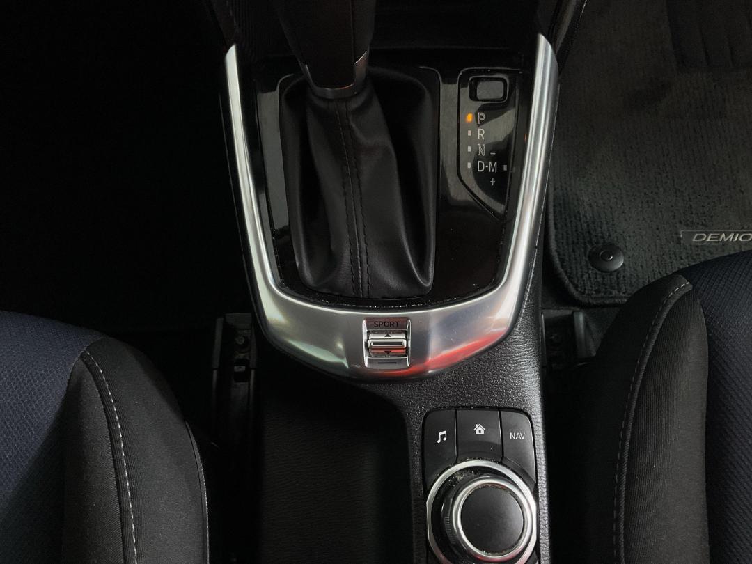 Photo '18' of Mazda Demio