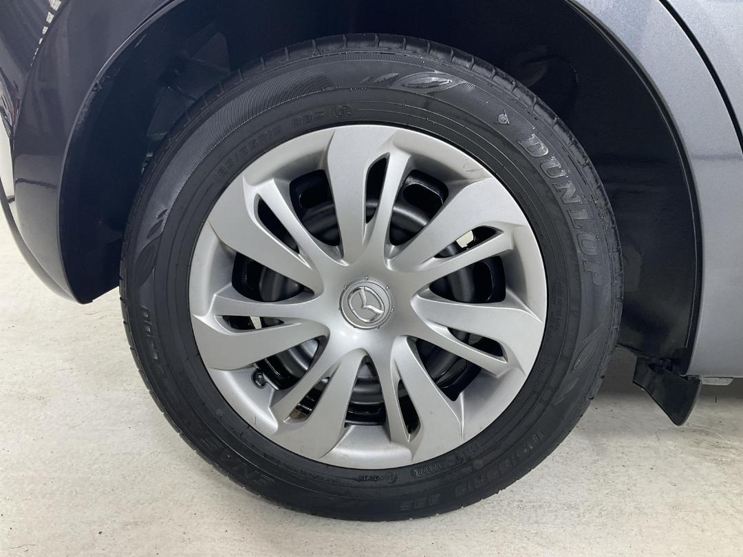 Photo '12' of Mazda Demio Photo '12' of Mazda Demio