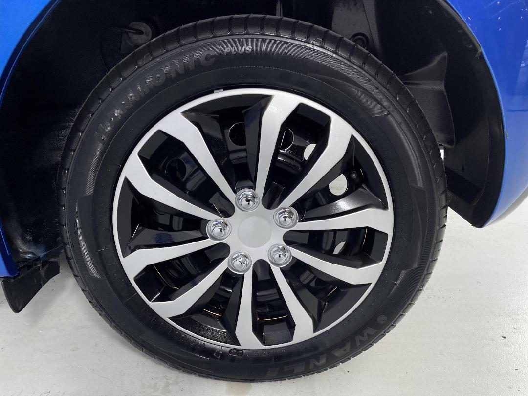 Photo '11' of Mazda Demio