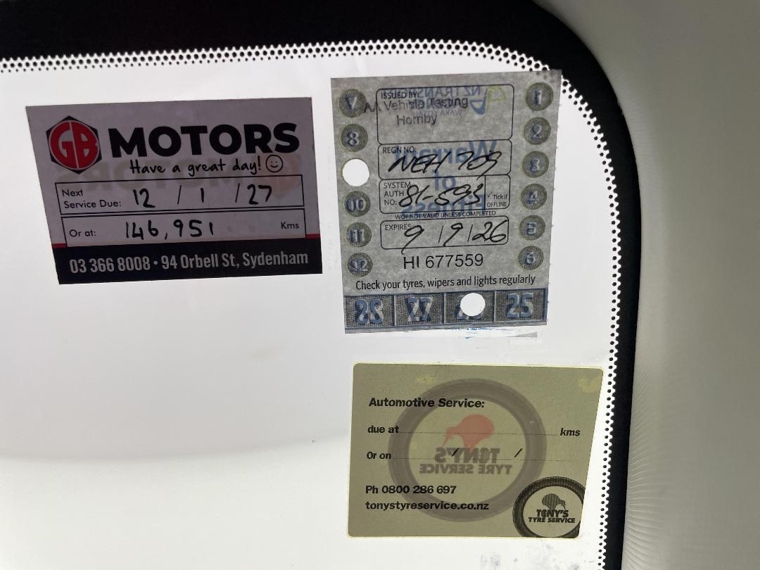 Photo '28' of Mazda Demio