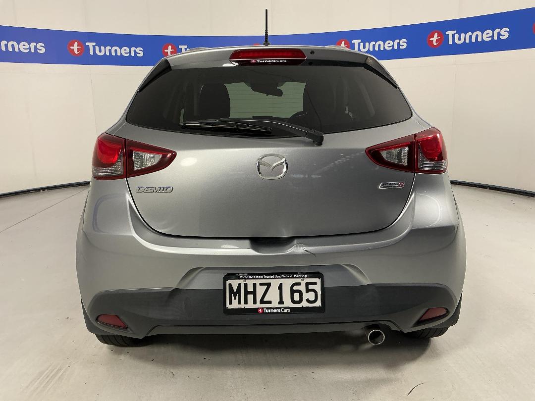 Photo '6' of Mazda Demio Photo '6' of Mazda Demio