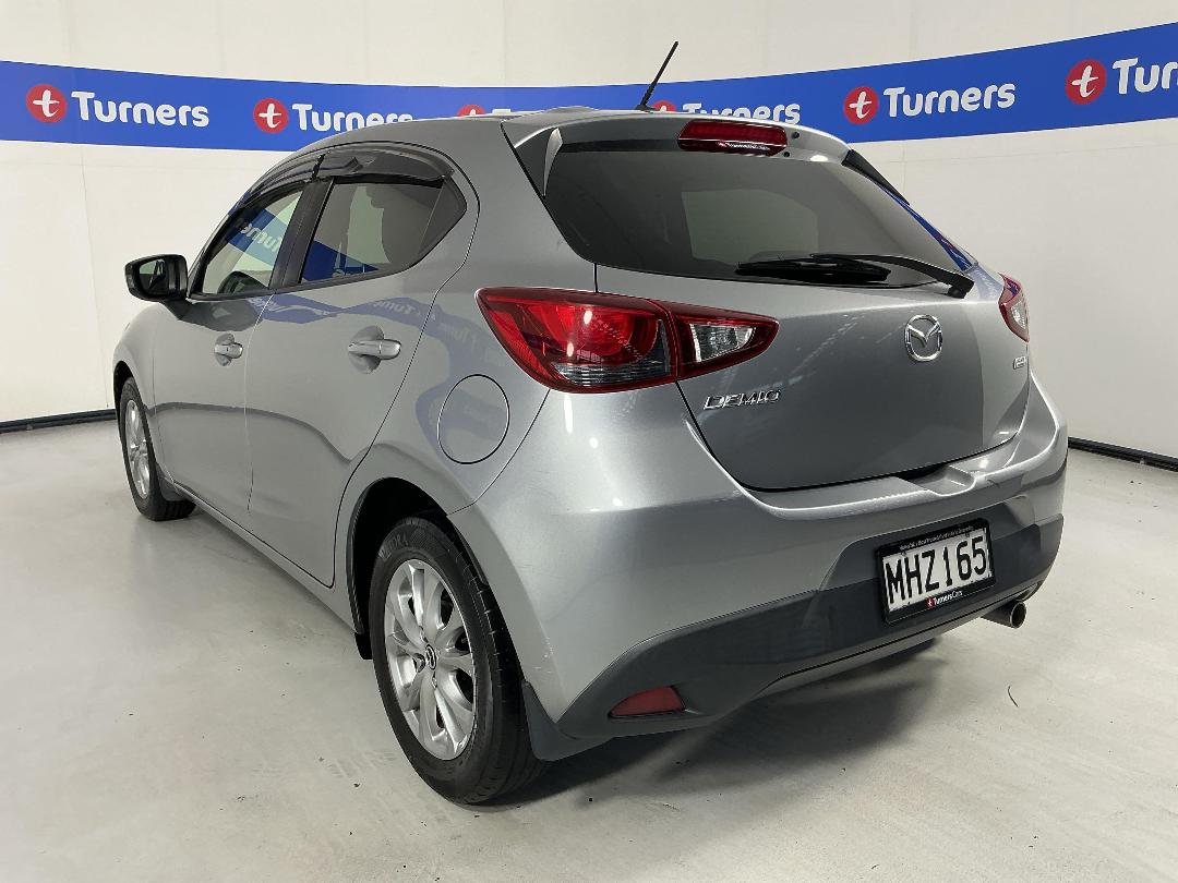 Photo '5' of Mazda Demio Photo '5' of Mazda Demio