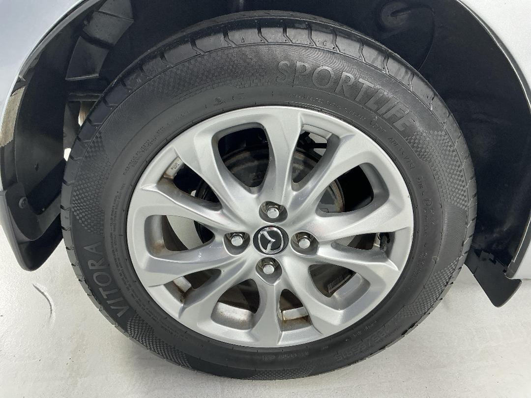 Photo '12' of Mazda Demio Photo '12' of Mazda Demio