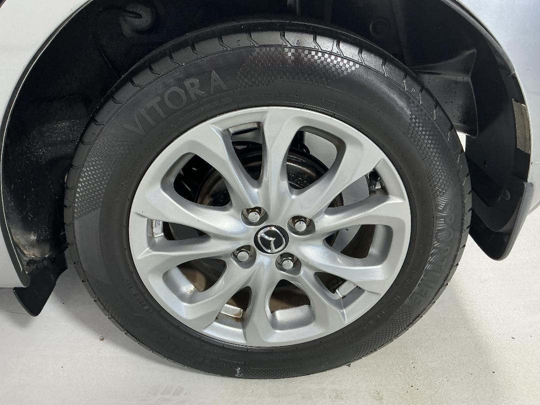 Photo '11' of Mazda Demio Photo '11' of Mazda Demio