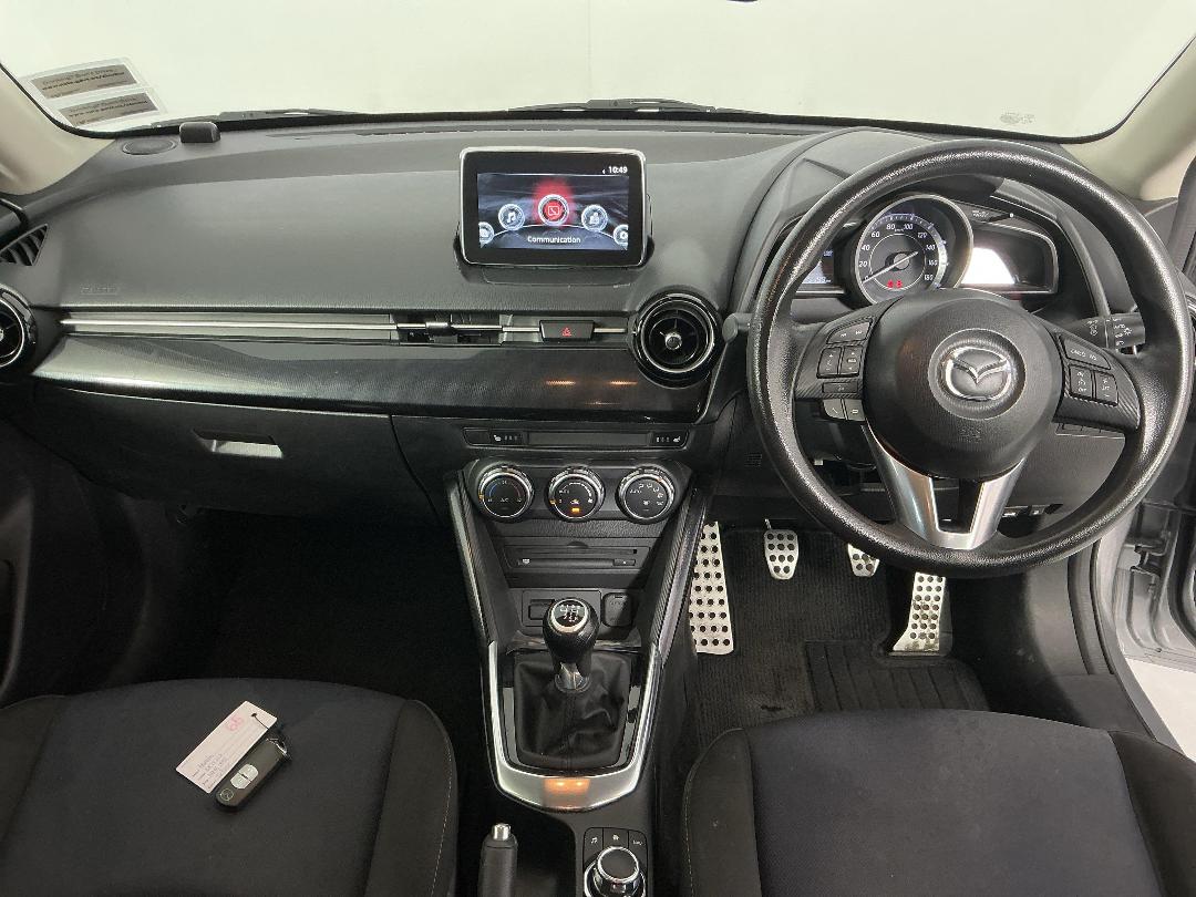 Photo '17' of Mazda Demio Photo '17' of Mazda Demio