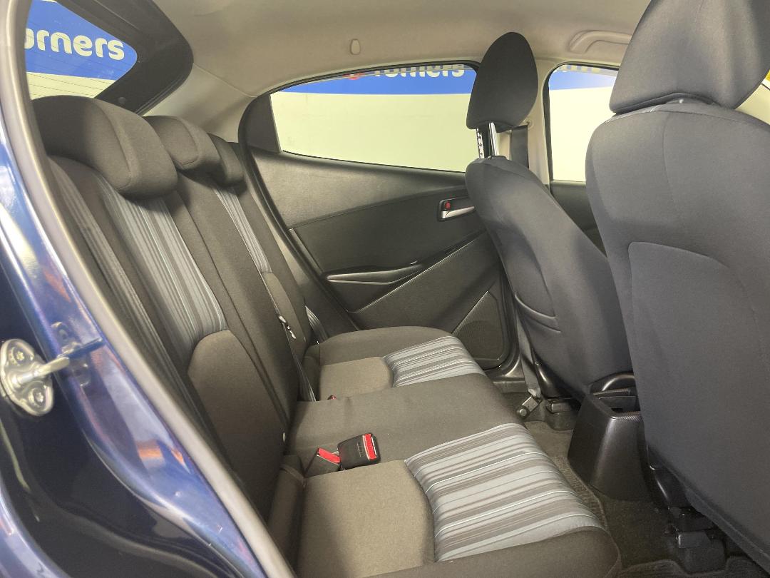 Photo '20' of Mazda Demio