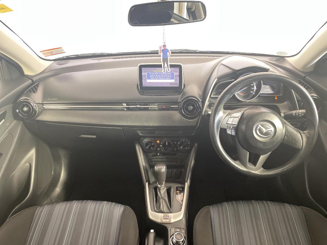 Photo '17' of Mazda Demio