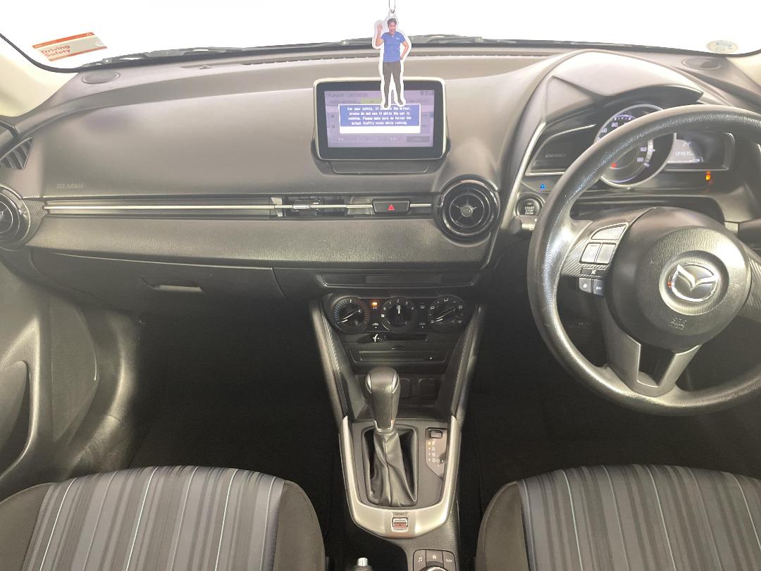 Photo '18' of Mazda Demio