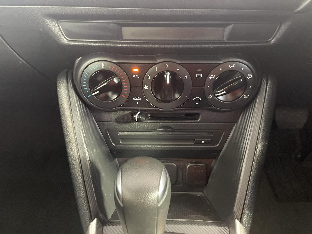 Photo '24' of Mazda Demio