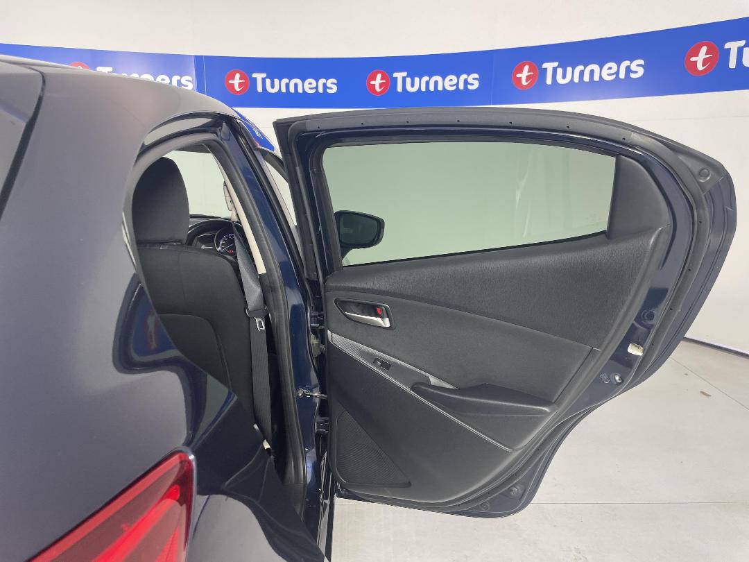 Photo '19' of Mazda Demio