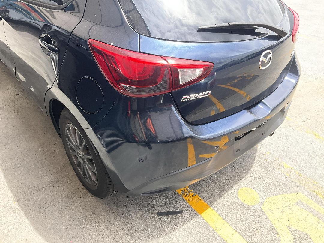 Photo '11' of Mazda Demio