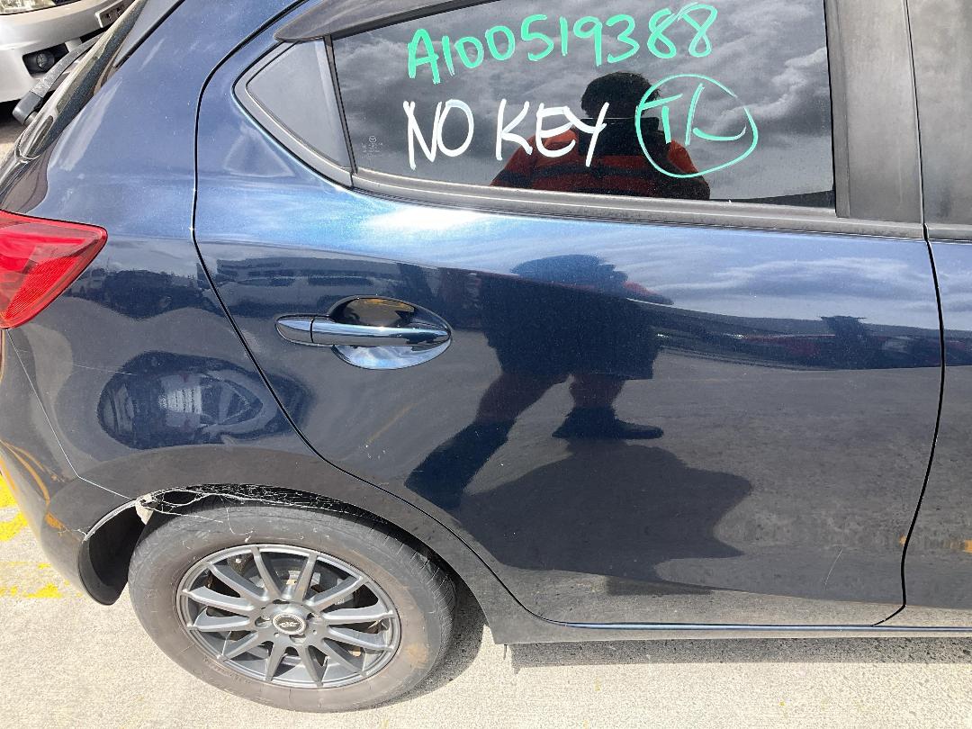 Photo '14' of Mazda Demio