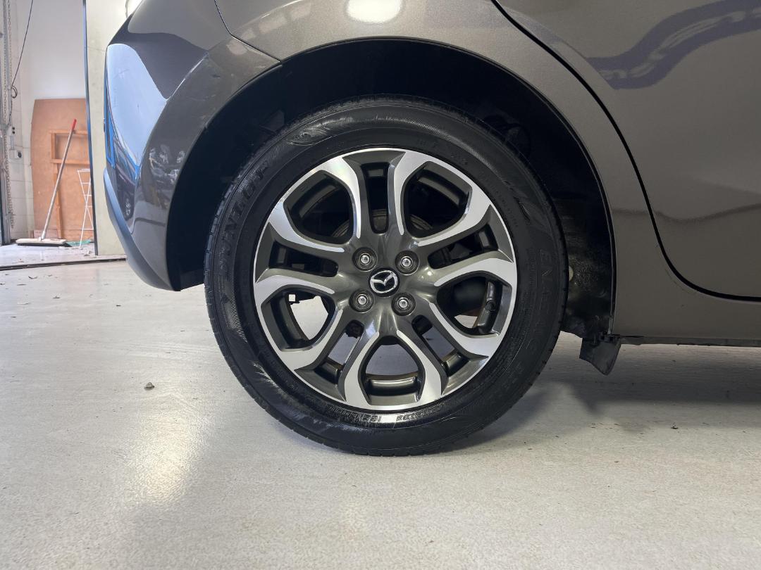 Photo '12' of Mazda Mazda2 Photo '12' of Mazda Mazda2