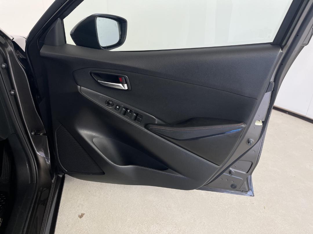 Photo '15' of Mazda Mazda2 Photo '15' of Mazda Mazda2