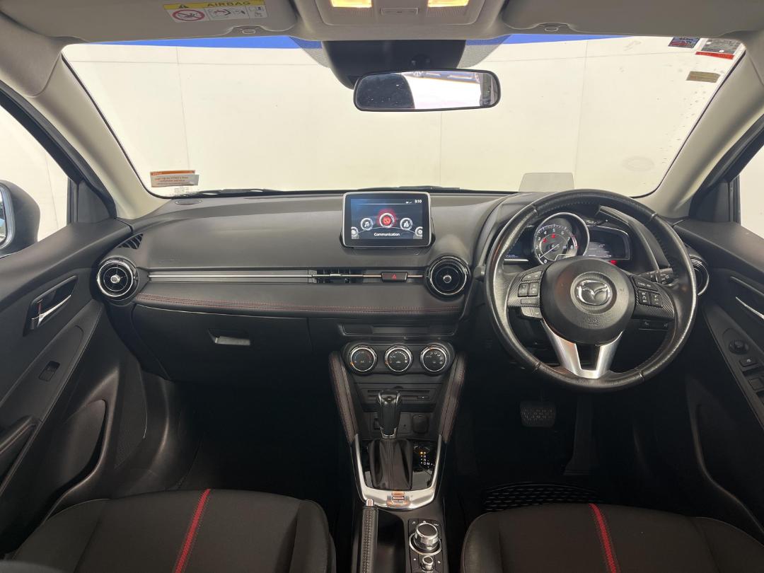 Photo '17' of Mazda Mazda2 Photo '17' of Mazda Mazda2