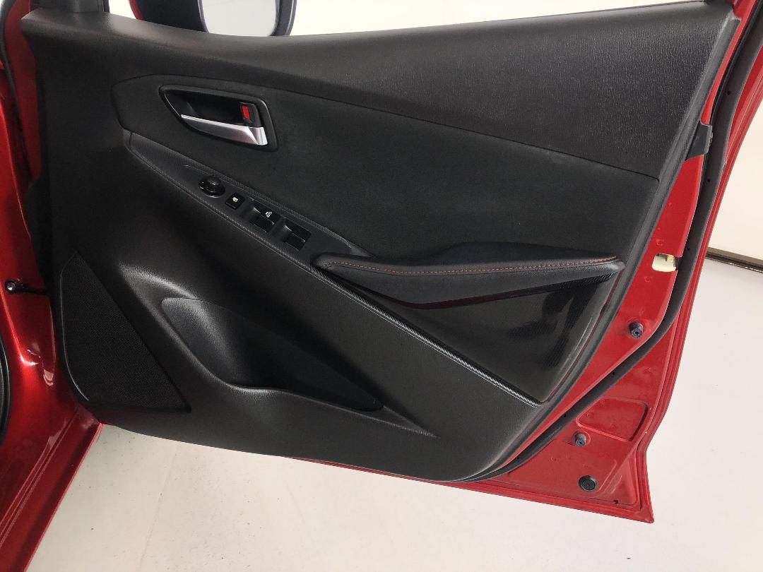 Photo '15' of Mazda Mazda2 Photo '15' of Mazda Mazda2