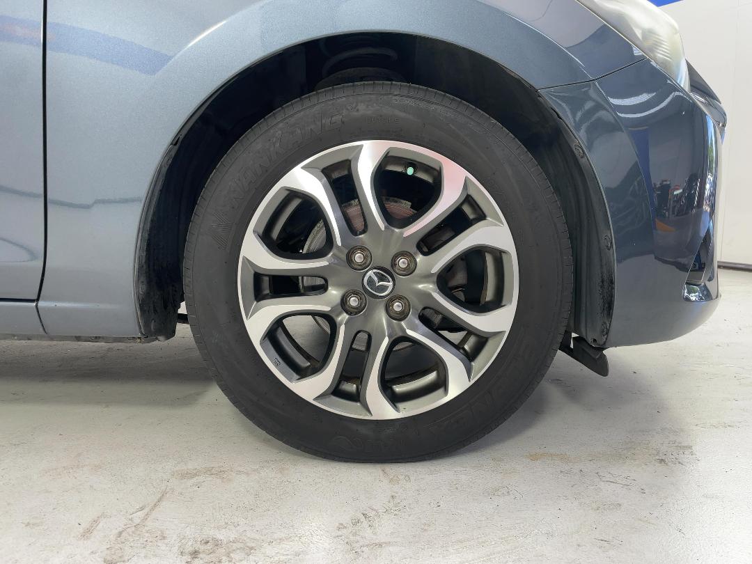 Photo '9' of Mazda Mazda2 Photo '9' of Mazda Mazda2