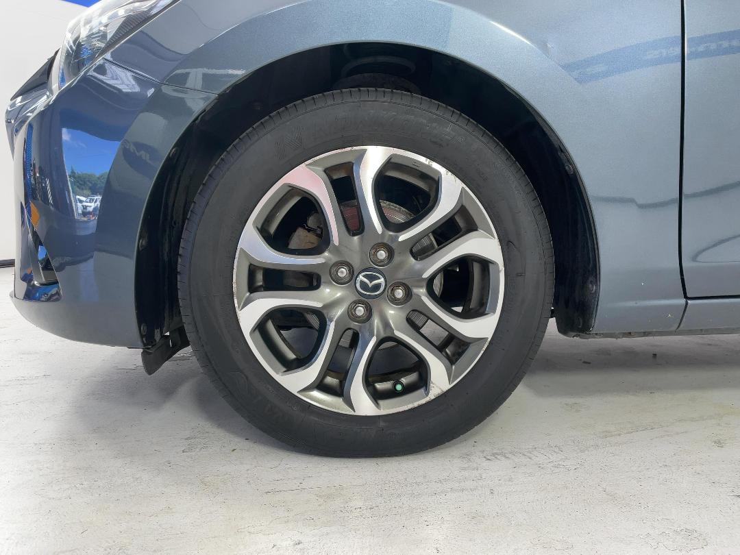 Photo '10' of Mazda Mazda2 Photo '10' of Mazda Mazda2