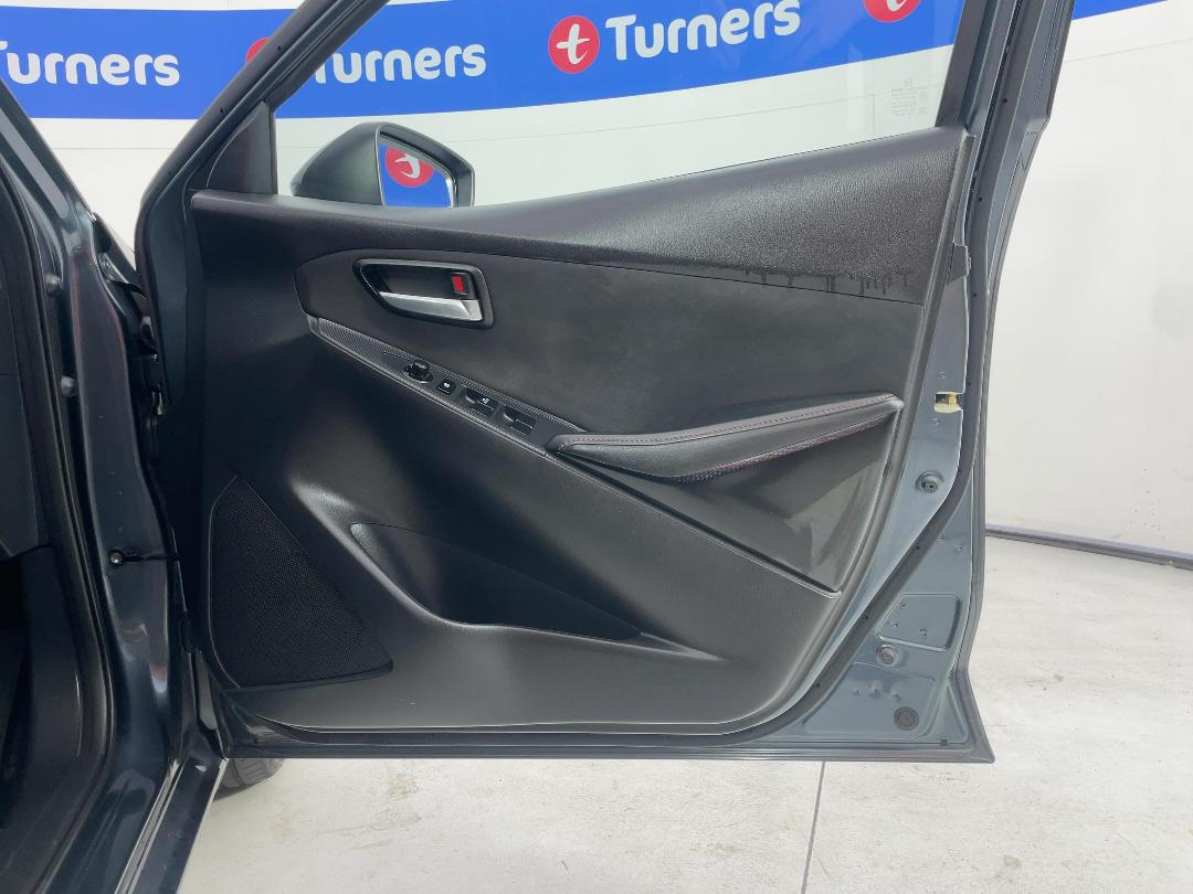 Photo '15' of Mazda Mazda2 Photo '15' of Mazda Mazda2